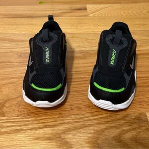 Nike air max bold Black and Green Shoes toddler 10c